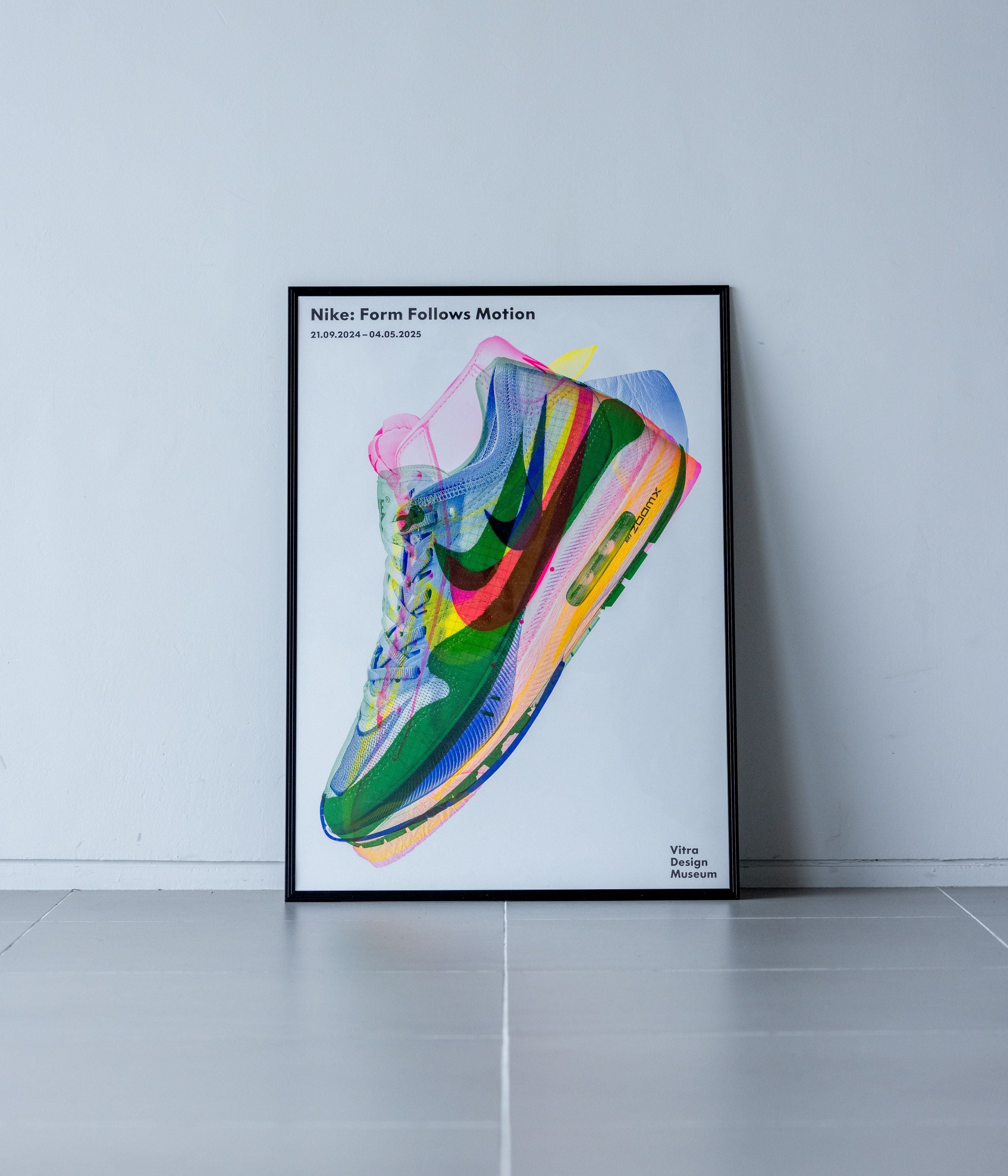 NIKEデザイン展』2024年ドイツ現代美術館制作ポスター｜アートポスター