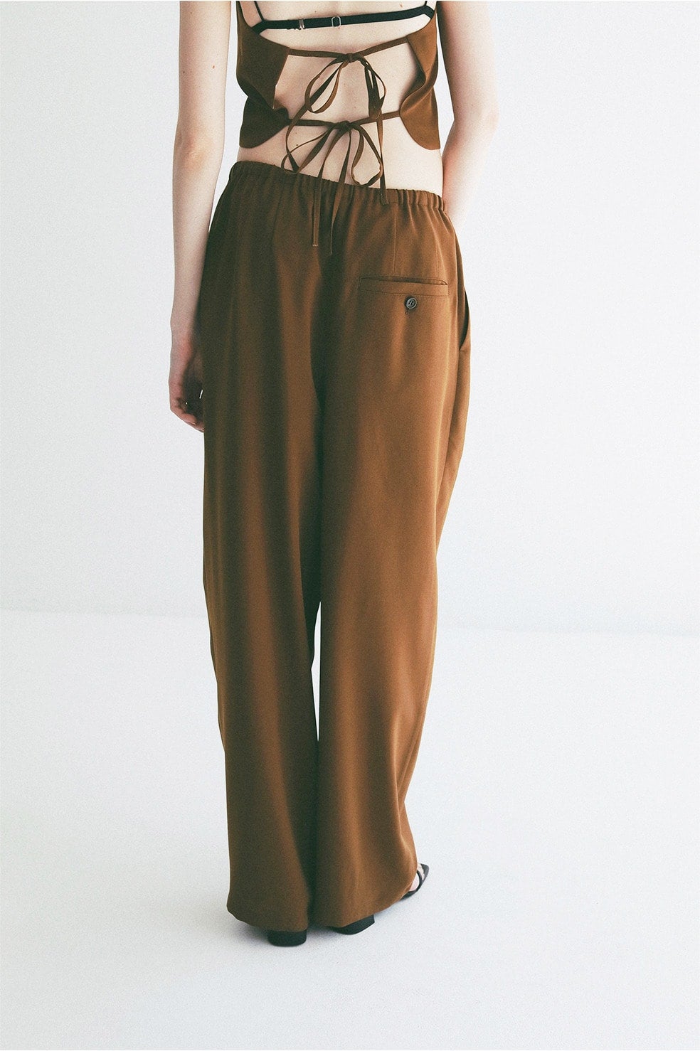 DRAWSTRING LOOSE TUCK PANTS 10110-7283｜CLANE クラネ通販
