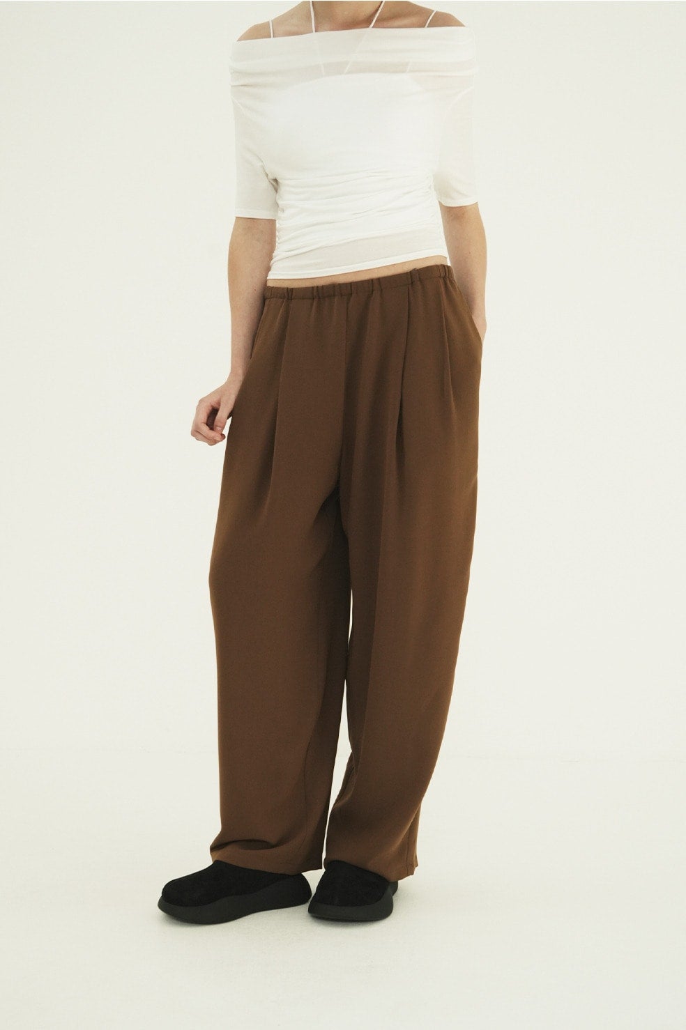 パンツ CLANE CLANE LOW WAIST TUCK SHORT PANTS DRAWSTRING LOOSE TUCK PANTS 10110-7283｜CLANE クラネ通販